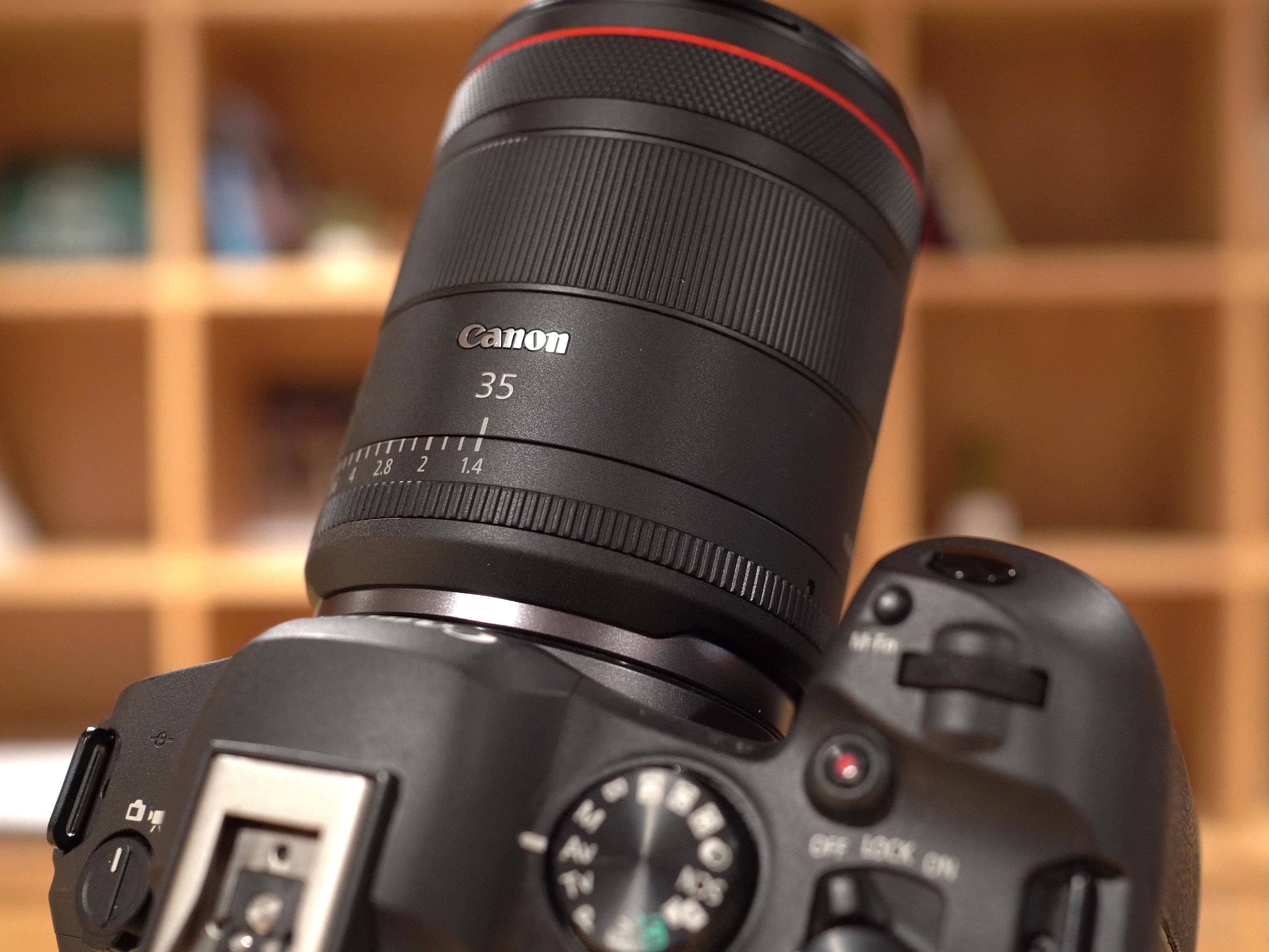 canon-rf-35mm-f1-4l-vcm-hero-1