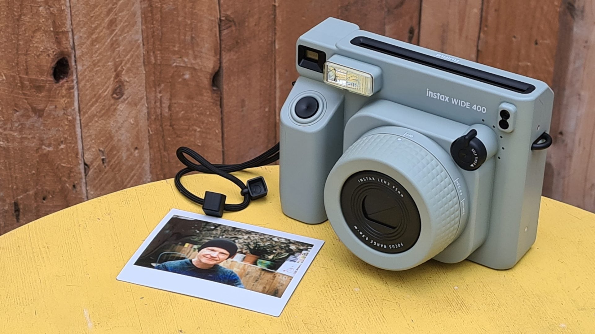 fujifilm-instax-wide-400-header-1
