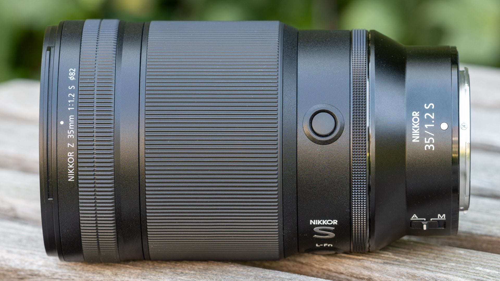 hero_NikonZ35f1-2S_24378