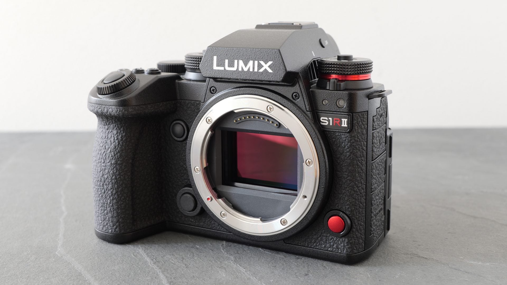 panasonic-lumix-s1r-ii-header-1